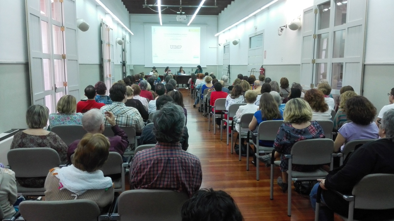 Mónica Oltra y Carmen Amoraga cierran las intervenciones políticas en el seminario Democracia  femenino y singular