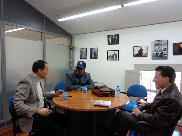 Visita la sede de la UIMP en Valencia un destacado opositor cubano